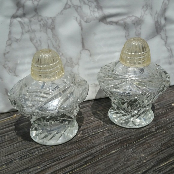 The Unbranded Brand Other - Vintage Heavy Crystal Clear Cut Glass Salt & Pepper Shakers Deco Decor 2.5" Tall